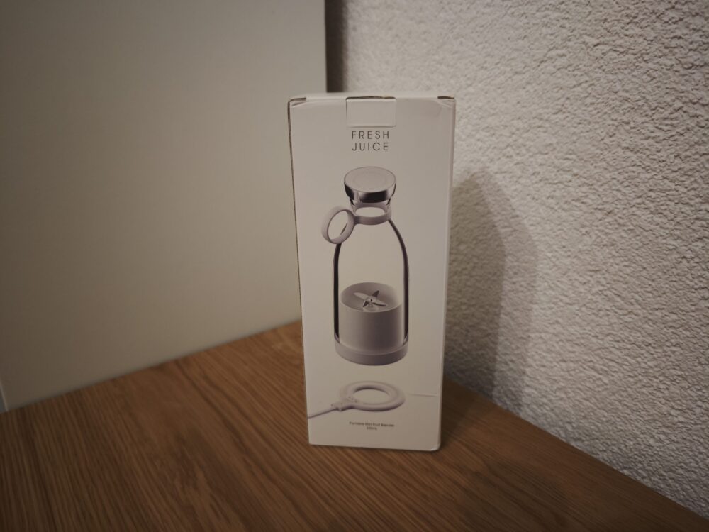 FreshJuice bærbar mini-blender i kasse