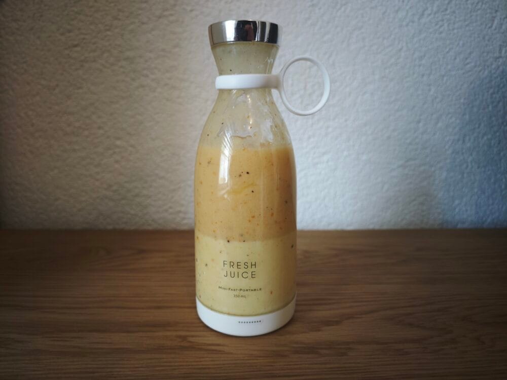 FreshJuice blender med med juice i