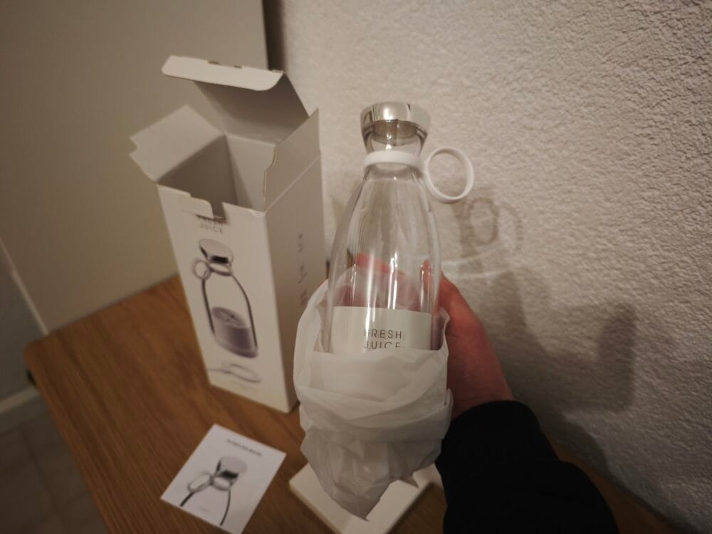 Unboxing af FreshJuice bærbar mini-blender