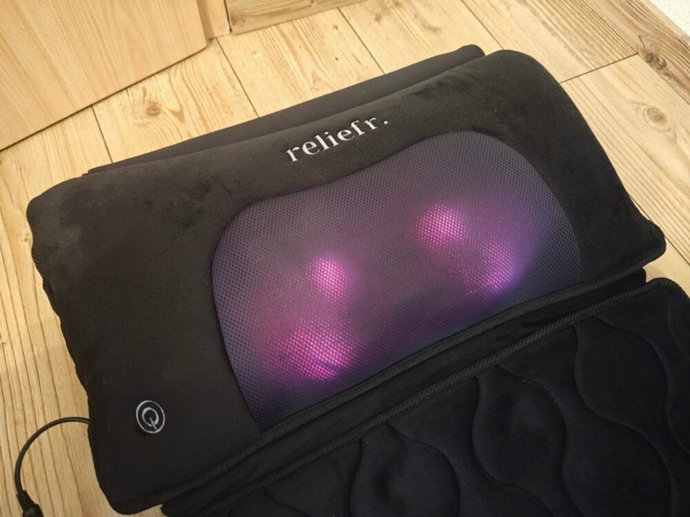 Aftagelig massage nakkeupude med varmefunktion
